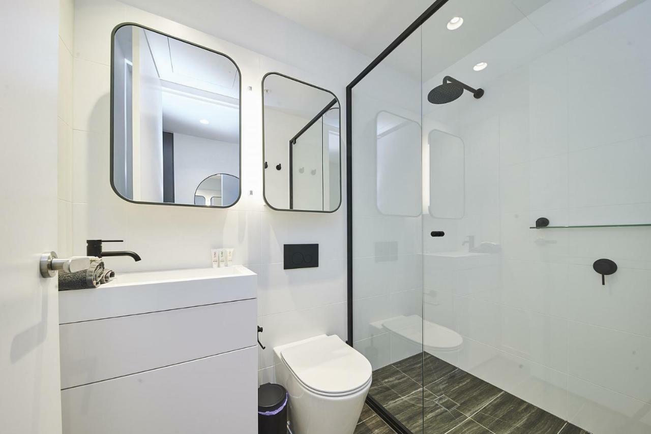 Mega Style Apartments Victoria One Melbourne Exterior foto